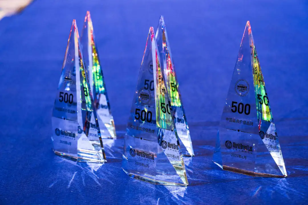 Лингонг Групп оценивается в ¥80,26 млрд — уже 12 лет подряд в ТОП‑500 самых ценных брендов Китая Лингонг Групп оценивается в ¥80,26 млрд — уже 12 лет подряд в ТОП‑500 самых ценных брендов Китая